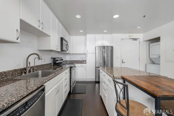 $5,600 | 250 King Street, Unit 624, San Francisco, CA 94107