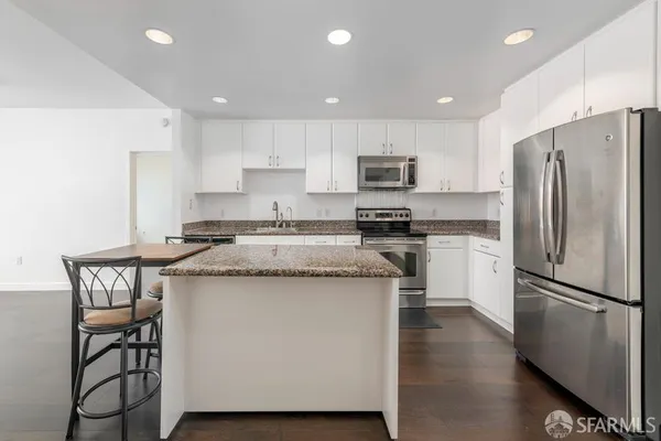 $5,600 | 250 King Street, Unit 624, San Francisco, CA 94107