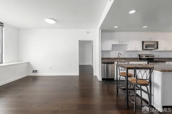 $5,600 | 250 King Street, Unit 624, San Francisco, CA 94107