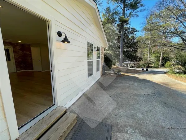 $3,195 | 9935 La View Circle, Roswell, GA 30075