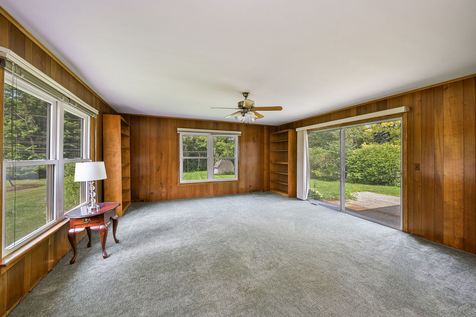 1344 South Main Street Wheaton, IL 60189 - Photo 6 of 20 an empty room with windows and balcony