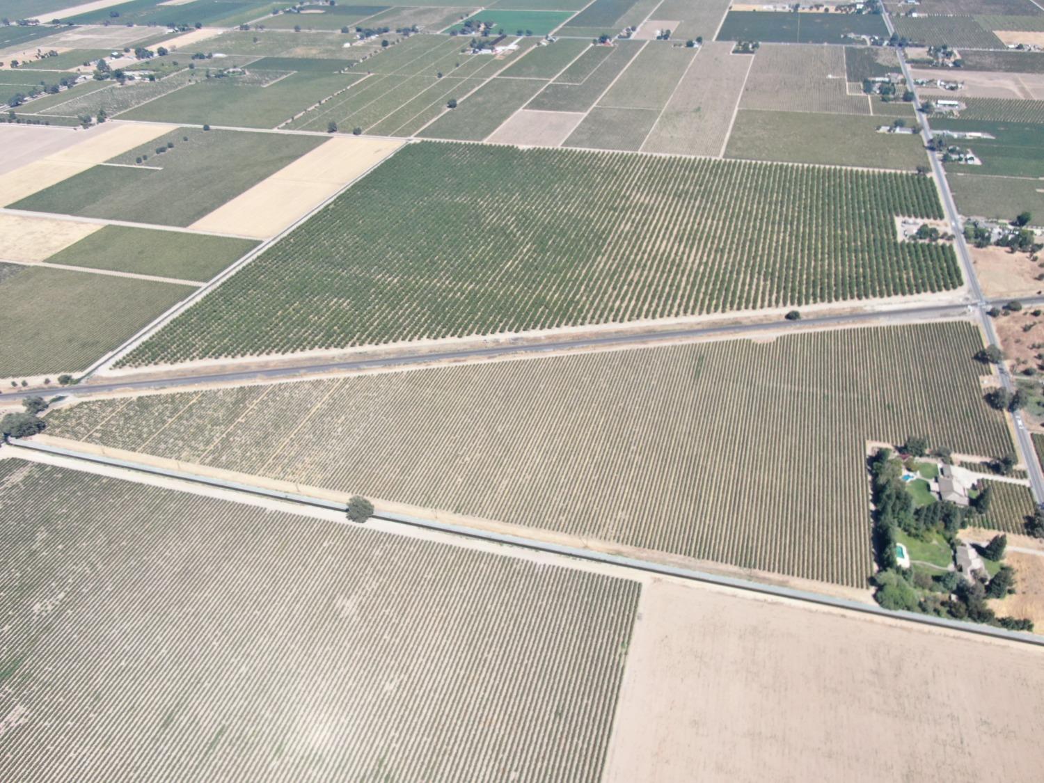 4175 West Sargent Road Lodi, CA 95242 - Photo 3 of 5