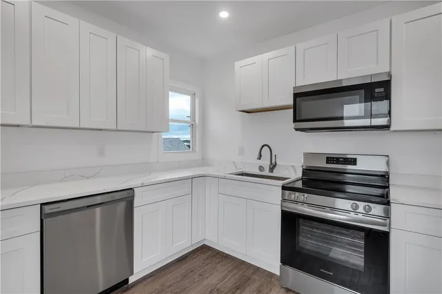 $2,300 | 1320 Elmwood Avenue, Unit 3, Cranston, RI 02910