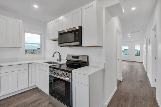 $2,300 | 1320 Elmwood Avenue, Unit 3, Cranston, RI 02910