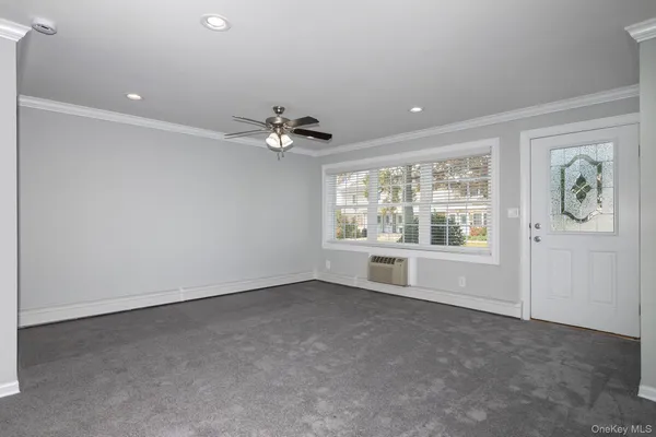 $2,710 | 45 Fairfield Way, Unit CH05, Commack, NY 11725