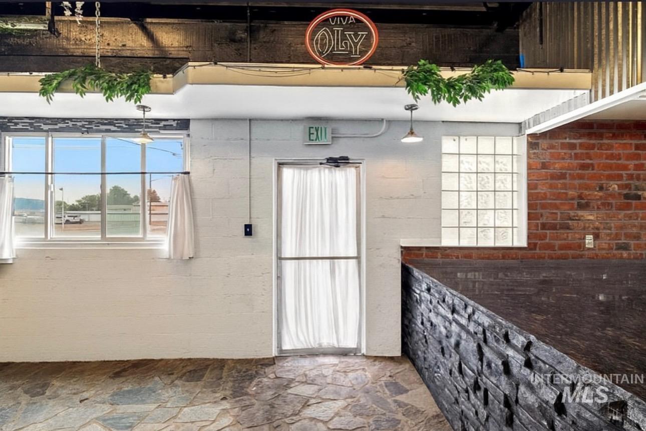 2039 Main Street Gooding, ID 83330 - Photo 8 of 31 Entrance to property