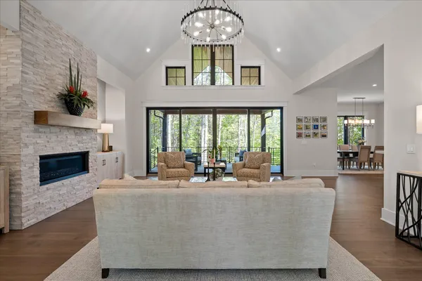 $1,400,000 | 221 Lookout Crest Lane, Lookout Mountain, GA 30750