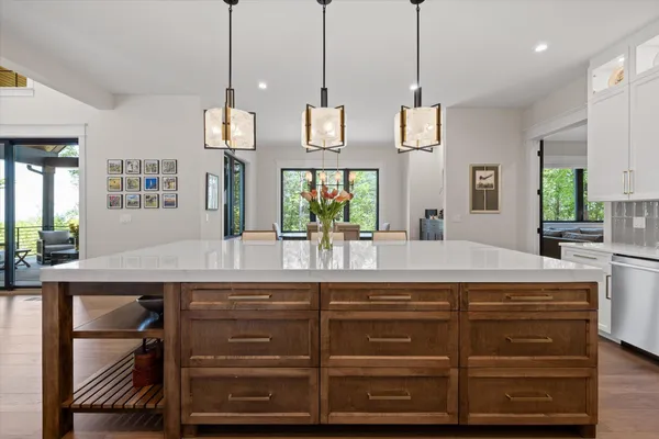 $1,400,000 | 221 Lookout Crest Lane, Lookout Mountain, GA 30750