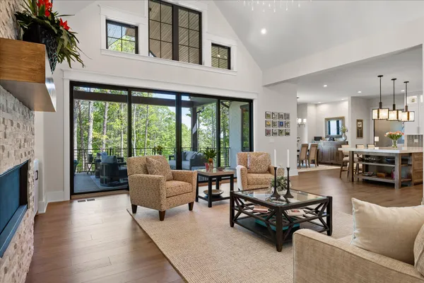 $1,400,000 | 221 Lookout Crest Lane, Lookout Mountain, GA 30750