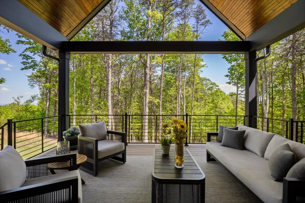 $1,400,000 | 221 Lookout Crest Lane, Lookout Mountain, GA 30750