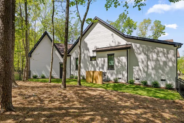 $1,400,000 | 221 Lookout Crest Lane, Lookout Mountain, GA 30750