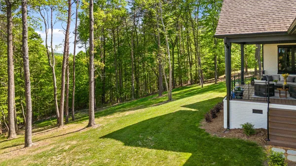 $1,400,000 | 221 Lookout Crest Lane, Lookout Mountain, GA 30750