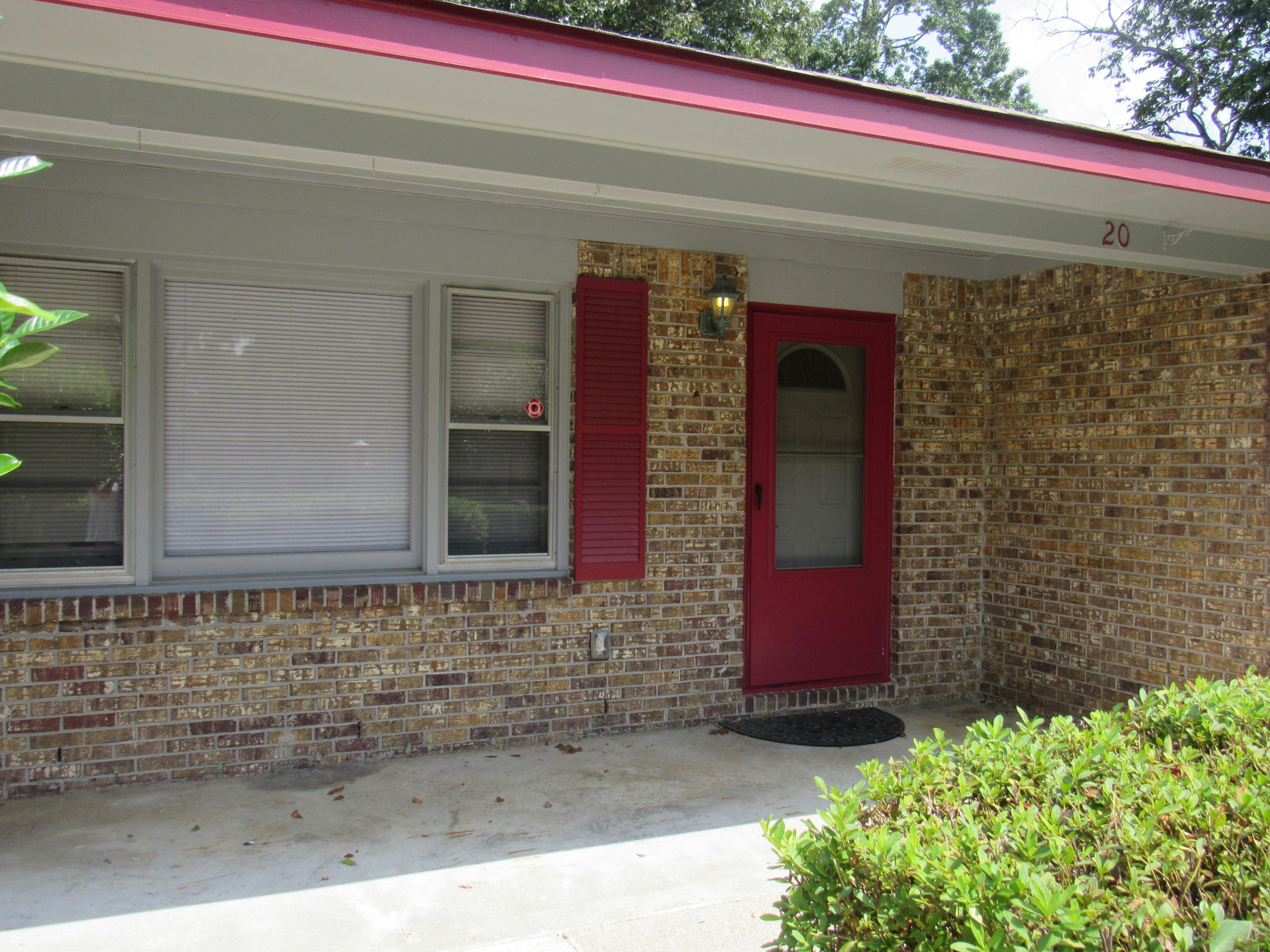 20 Kenilworth Road Goose Creek, SC 29445 - Photo 3 of 24 front porch