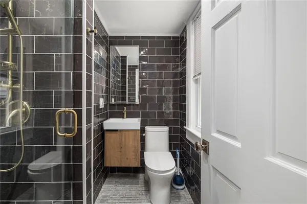 $4,250 | 1 Solar Street, Providence, RI 02903