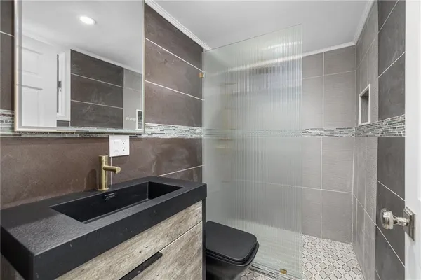 $4,250 | 1 Solar Street, Providence, RI 02903