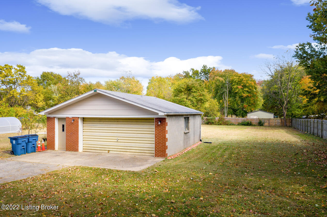 6697 Rutledge Road Louisville, KY 40258 - Photo 28 of 34 11