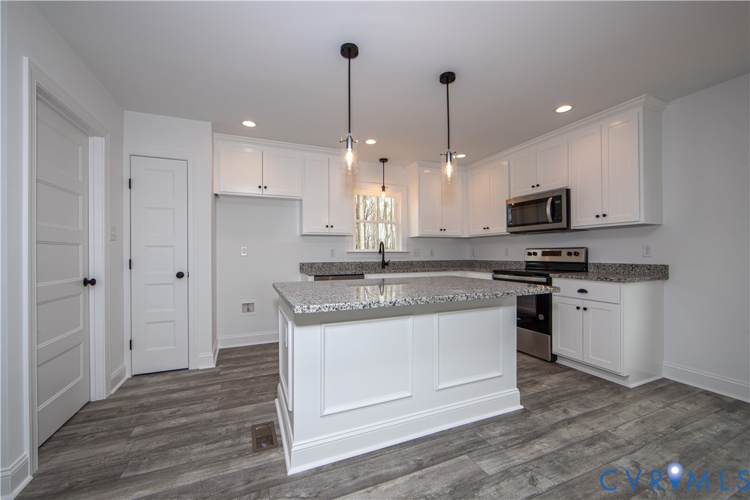 704 Columbia Road Columbia, VA 23038 - Photo 10 of 30
