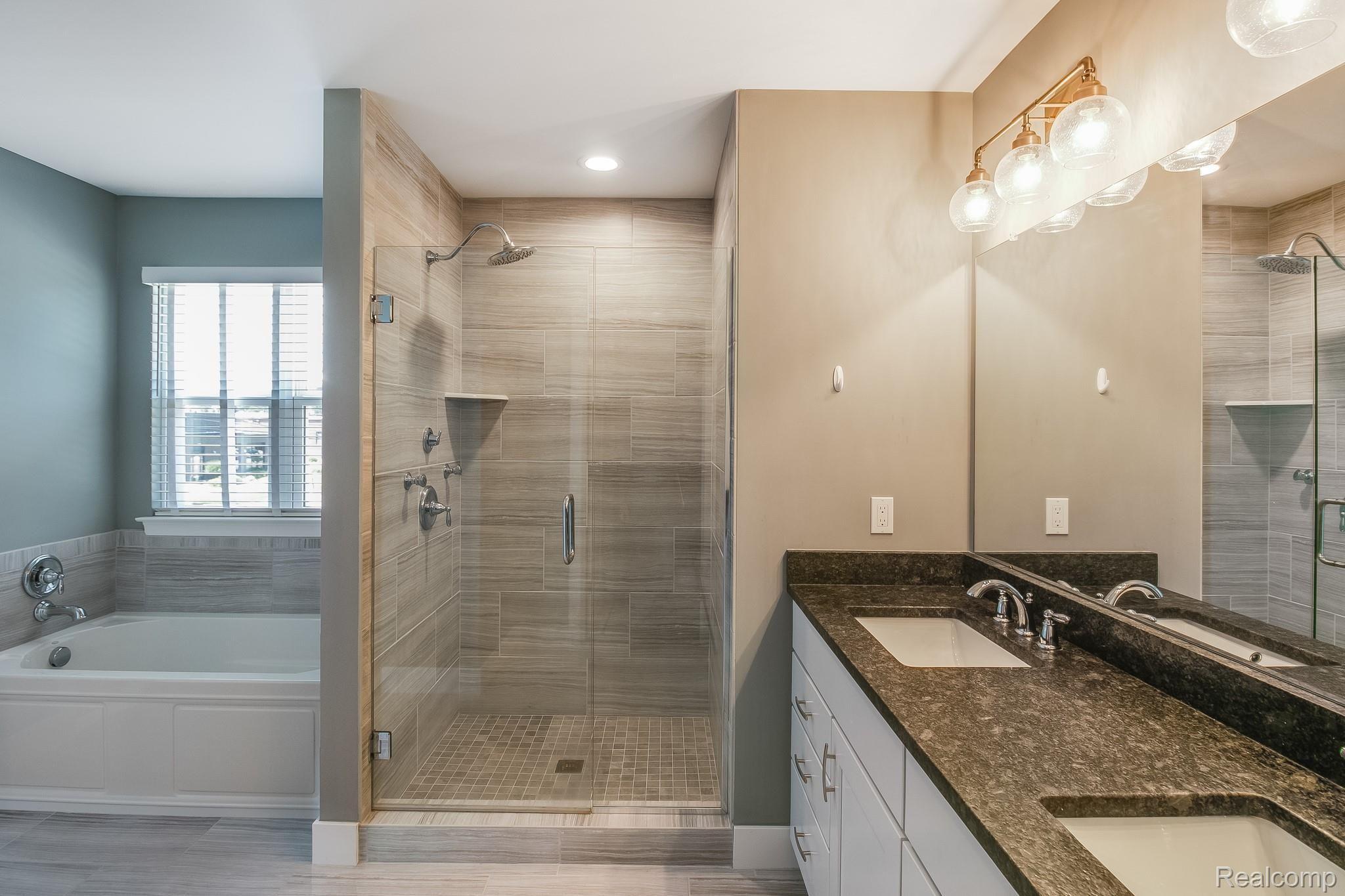 2570 Massoit Road Royal Oak, MI 48073 - Photo 22 of 40 Master bathroom
