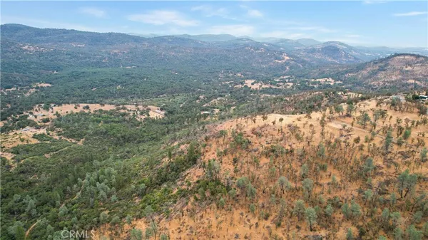 a view of empty yard