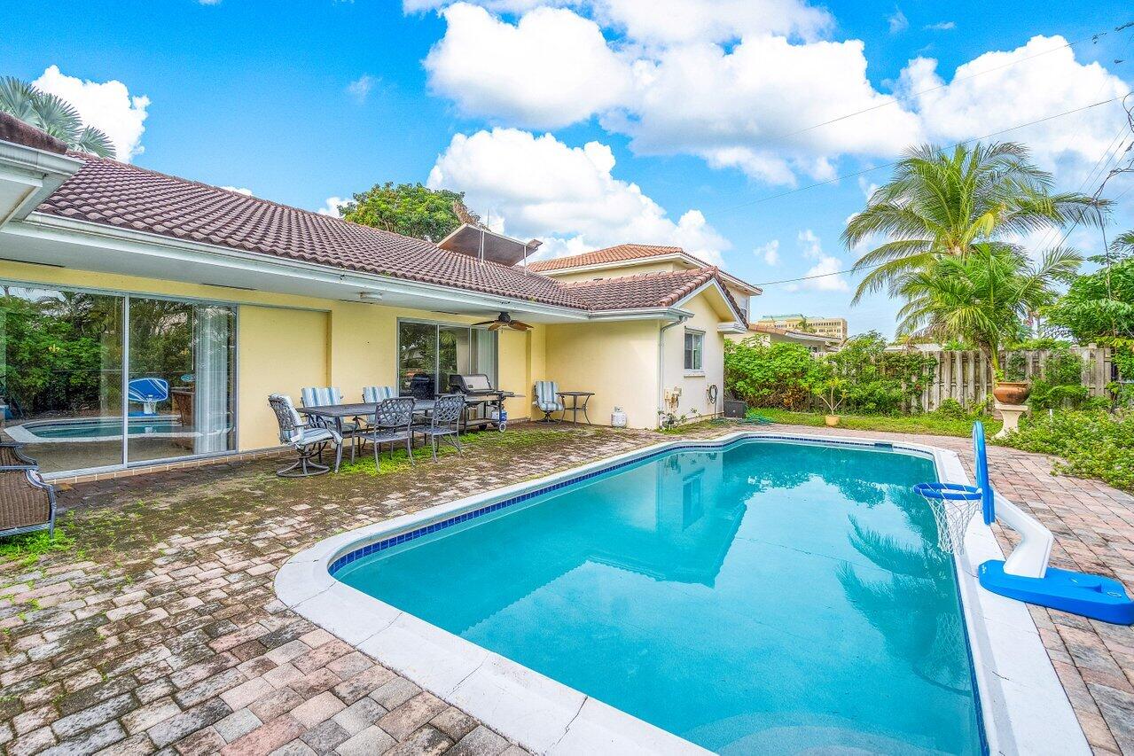 365 Northeast 3rd Street Boca Raton, FL 33432 - Photo 7 of 32 010-365Northeast3rdStreet-BocaRaton-FL-3