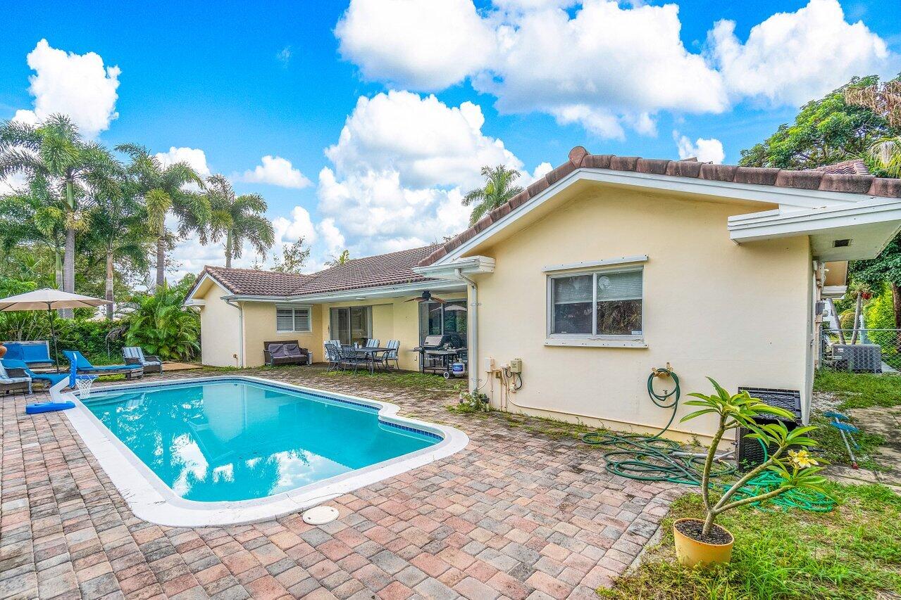 365 Northeast 3rd Street Boca Raton, FL 33432 - Photo 8 of 32 011-365Northeast3rdStreet-BocaRaton-FL-3