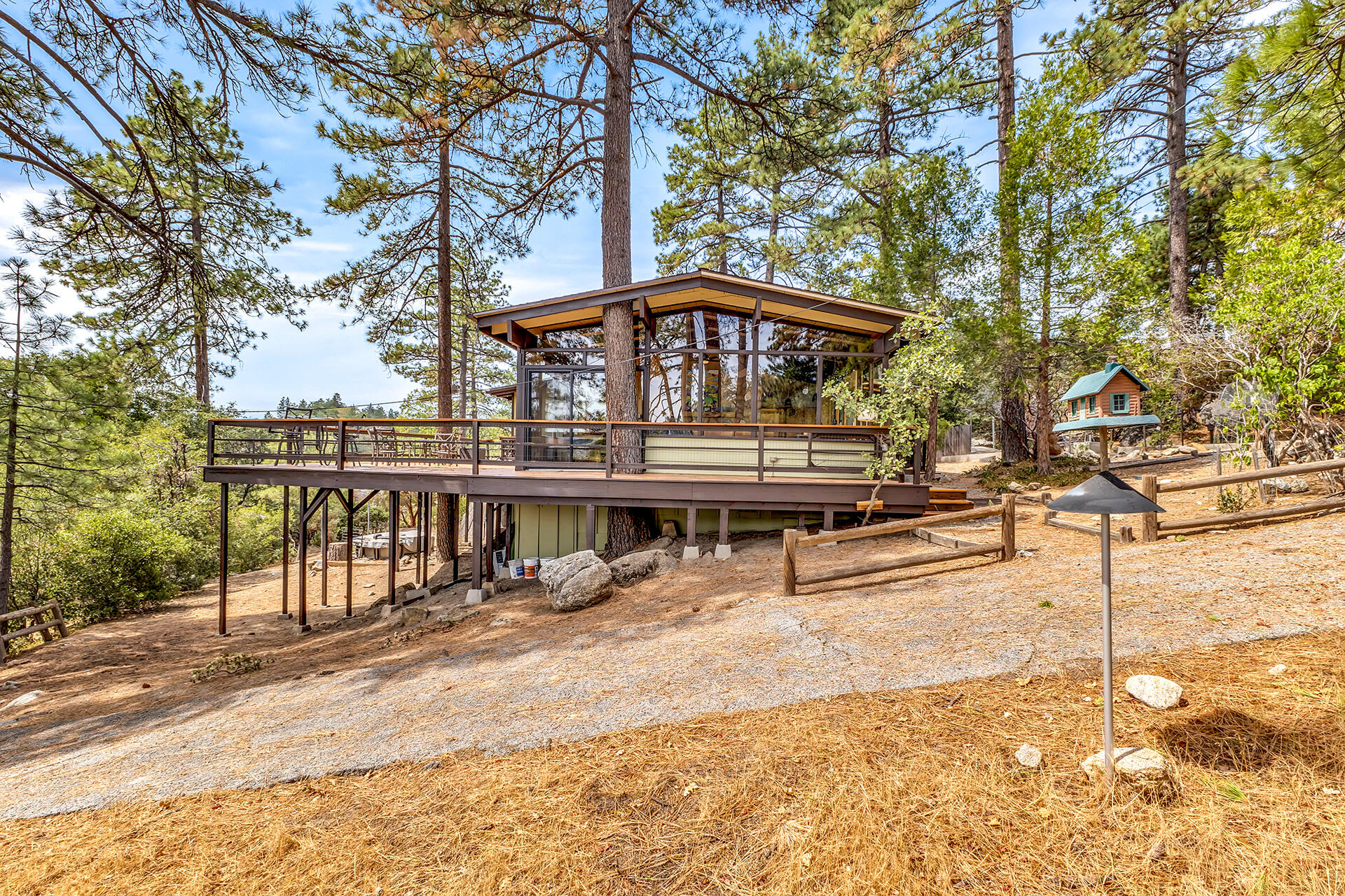 27011 Lookout Lane Idyllwild, CA 92549 - Photo 64 of 68 a view of a house with a patio