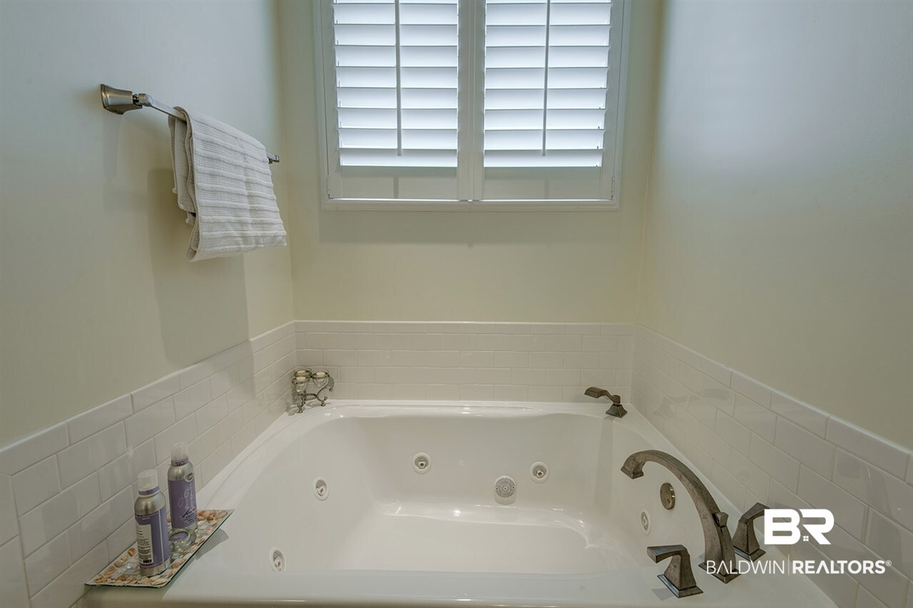 13177 Etta Smith Road Summerdale, AL 36580 - Photo 18 of 48 Jetted Tub