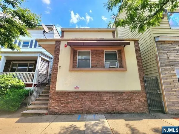 $950 | 344 Kearny Avenue, Kearny, NJ 07032