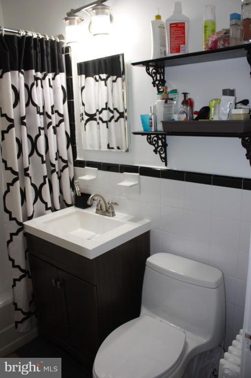 3925 Davis Place Northwest, Unit 204 Washington, DC 20007 - Photo 11 of 20 Bath