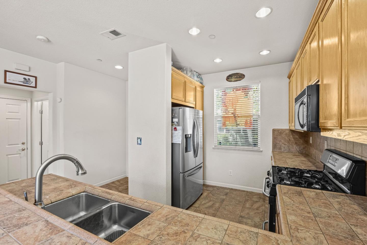 7934 Kipling Circle Gilroy, CA 95020 - Photo 10 of 39