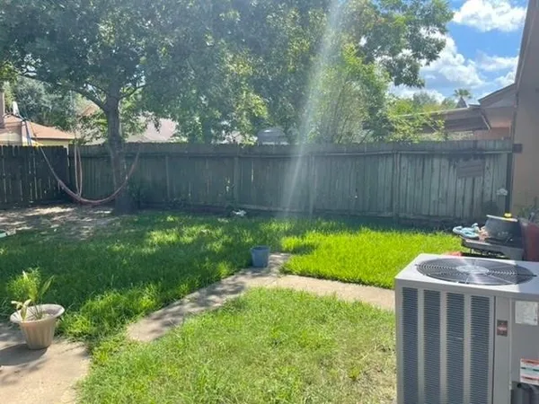 $850 | 19502 Woodglen Drive, Katy, TX 77449