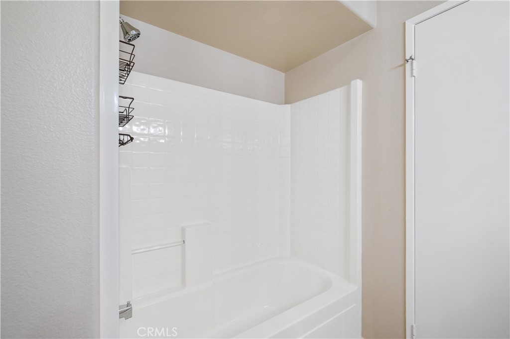 1008 Harbor Heights Drive, Unit B Harbor City, CA 90710 - Photo 26 of 41