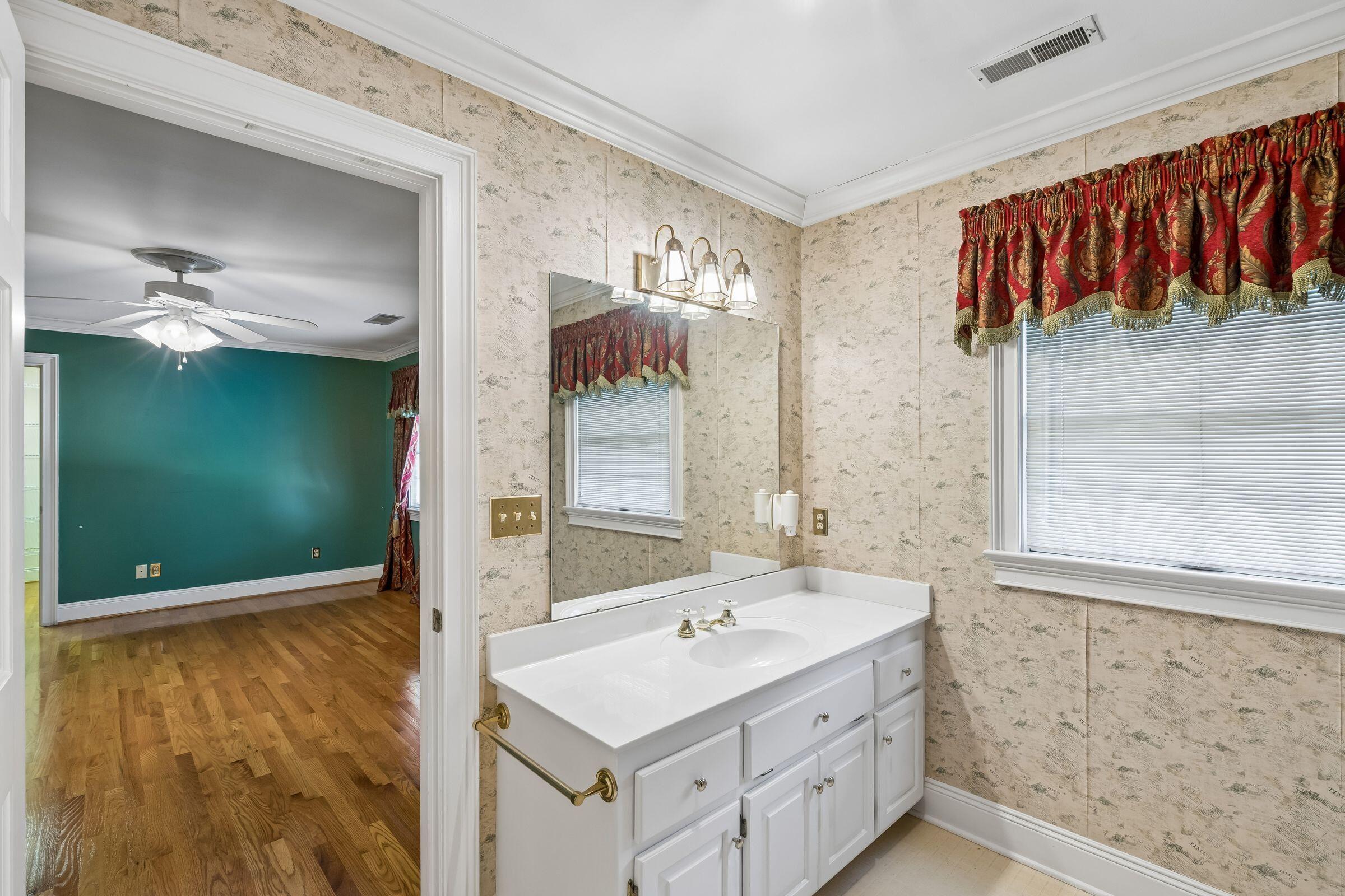 905 Raysor Street St. George, SC 29477 - Photo 38 of 85 038_905wraysorst-keeneyemarketing-059_21