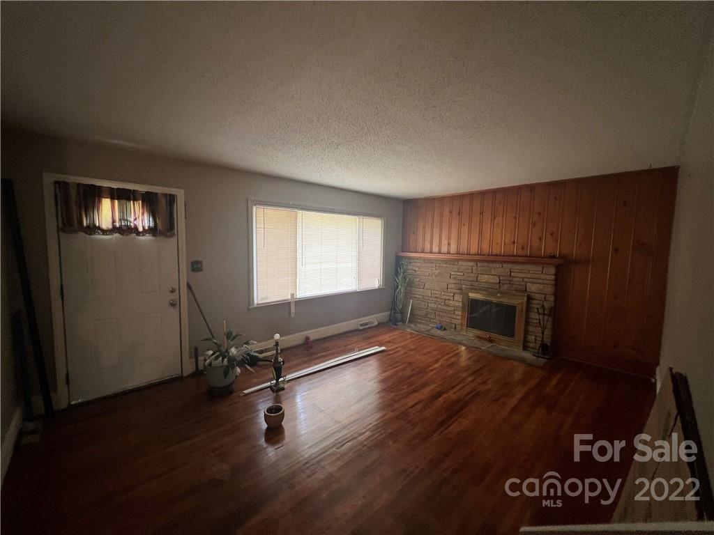 2414 Ashley Road Charlotte, NC 28208 - Photo 8 of 21 Gallery Image 8
