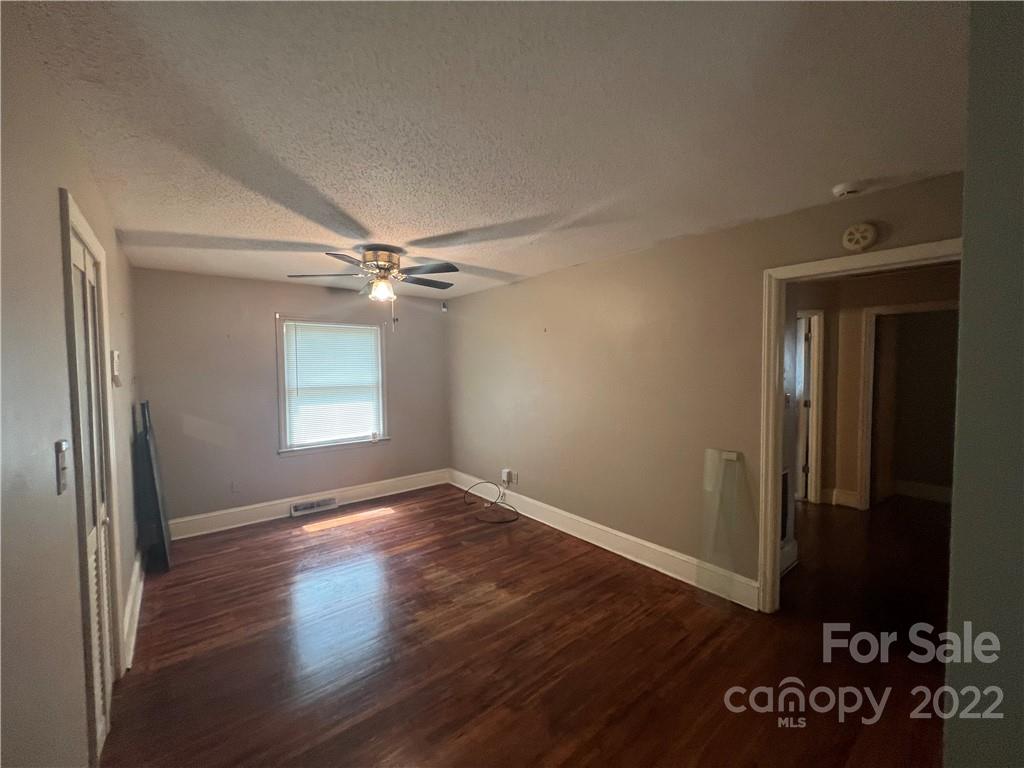 2414 Ashley Road Charlotte, NC 28208 - Photo 10 of 21 Gallery Image 10