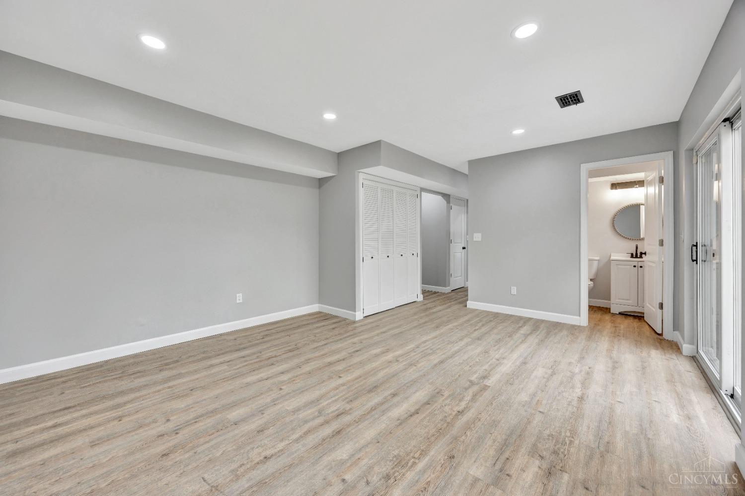 10590 Hadley Road Cincinnati, OH 45218 - Photo 11 of 25 Gallery Image 11