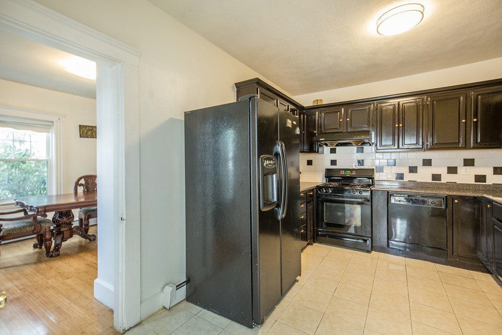 48 Sterling Road Waltham, MA 02451 - Photo 11 of 30 Gallery Image 11