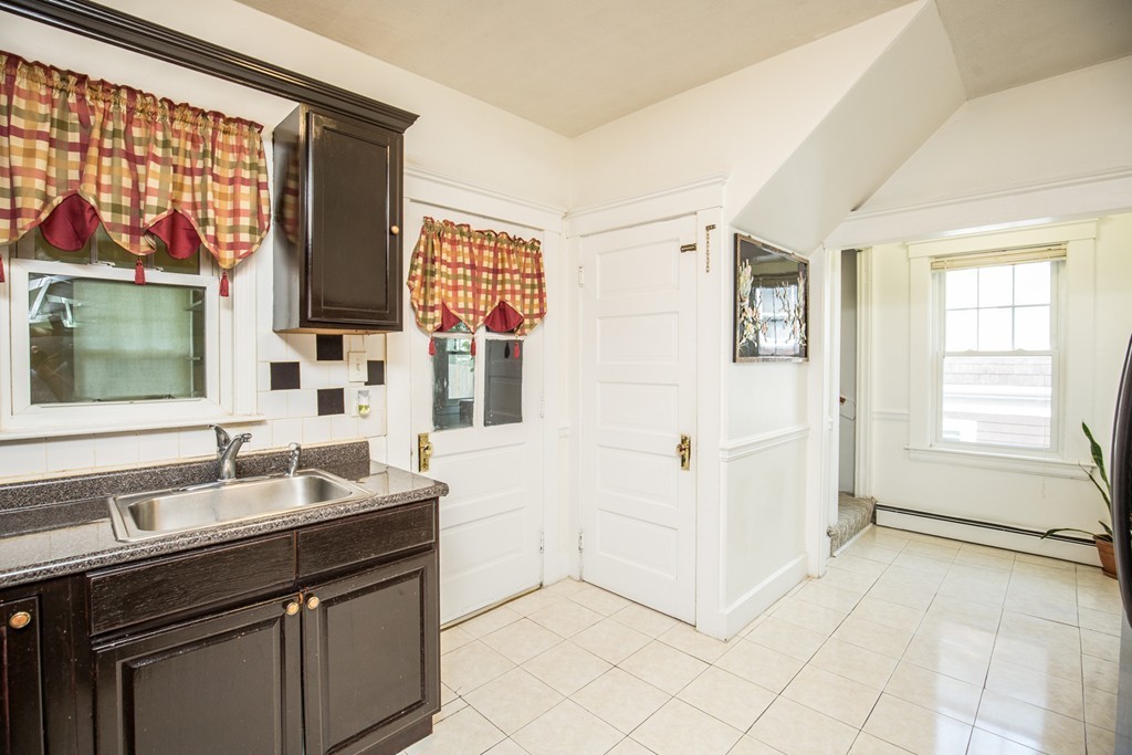48 Sterling Road Waltham, MA 02451 - Photo 12 of 30 Gallery Image 12