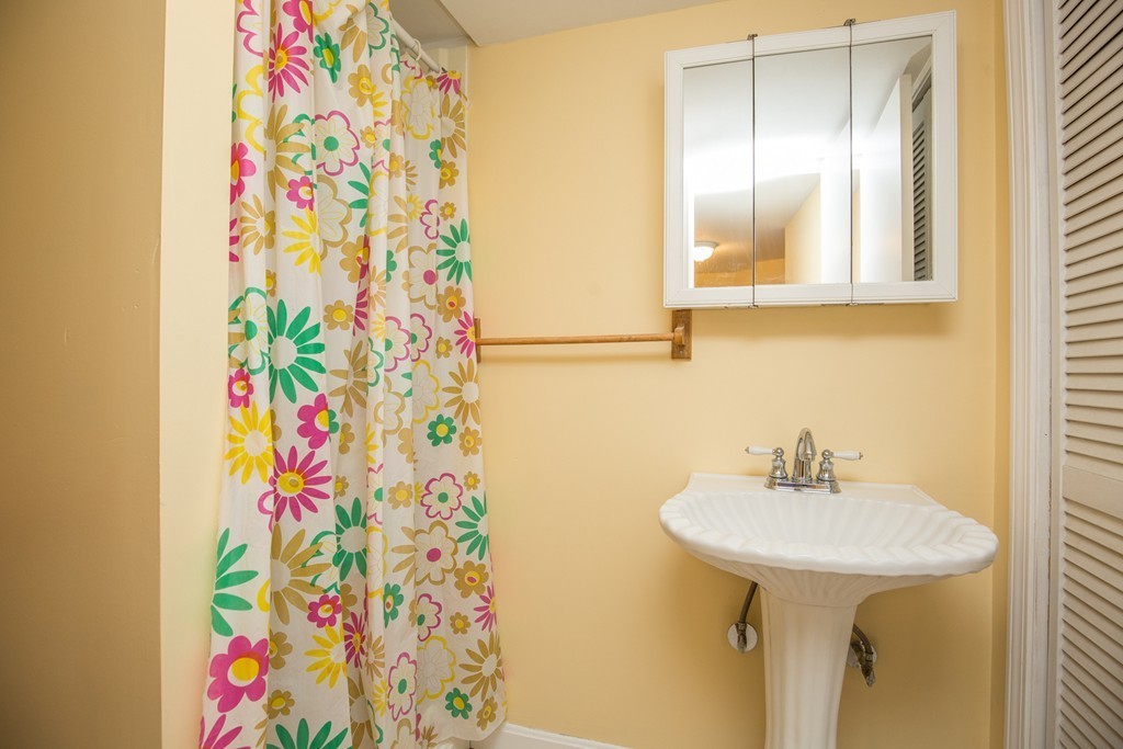 48 Sterling Road Waltham, MA 02451 - Photo 22 of 30 Gallery Image 22
