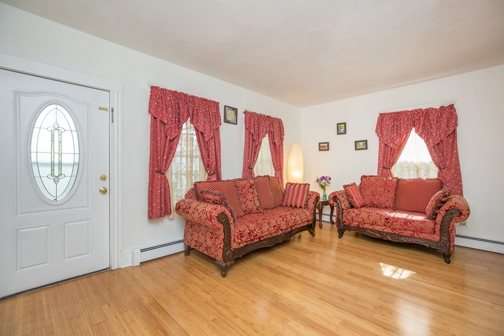 48 Sterling Road Waltham, MA 02451 - Photo 7 of 30 Gallery Image 7