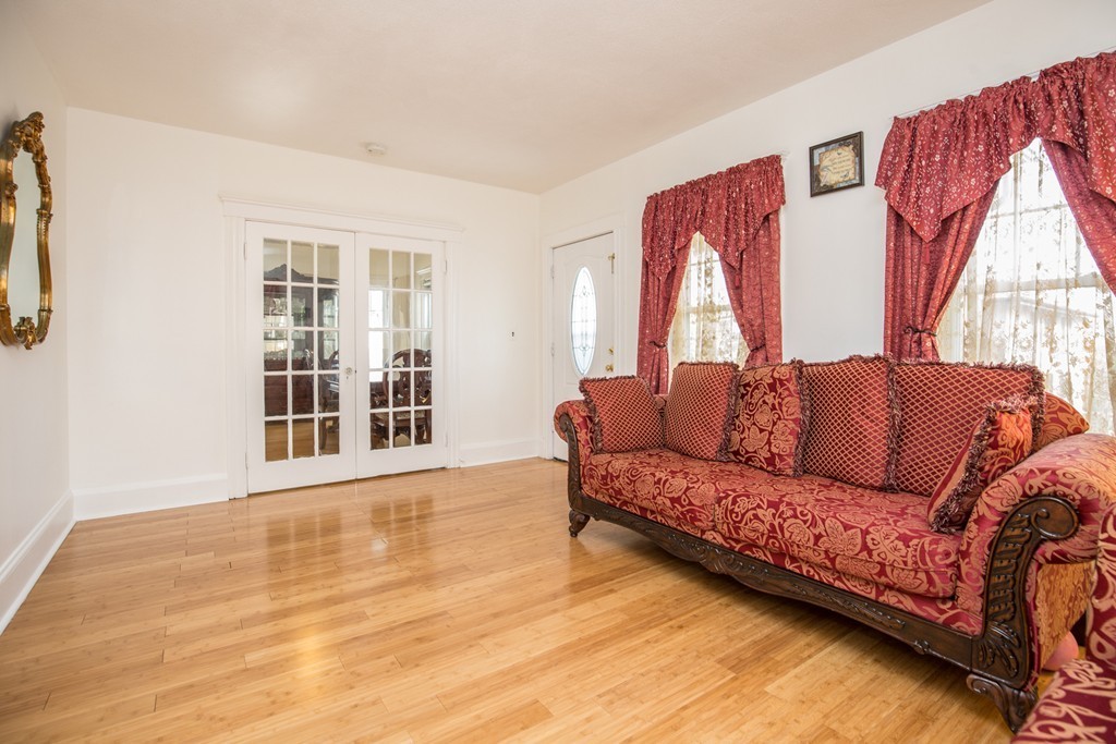 48 Sterling Road Waltham, MA 02451 - Photo 8 of 30 Gallery Image 8