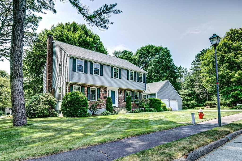 37 Wildon Road Wellesley, MA 02482 - Photo 2 of 19 Gallery Image 2