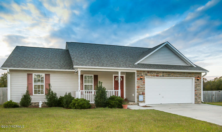 304 Springcreek Court Hubert, NC 28539 - Photo 1 of 34 2O6A3741