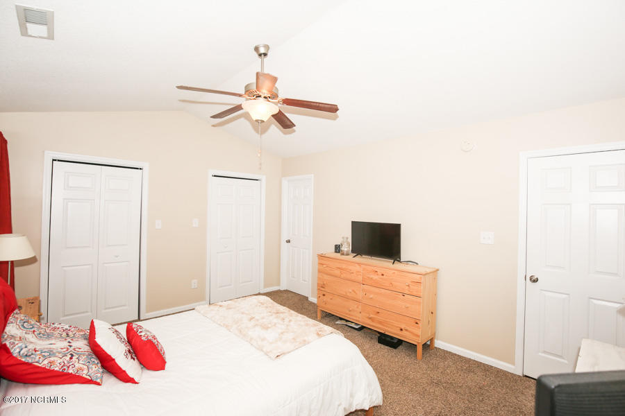 304 Springcreek Court Hubert, NC 28539 - Photo 14 of 34 2O6A3714