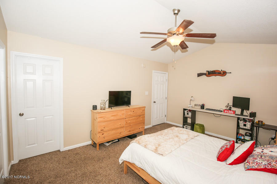 304 Springcreek Court Hubert, NC 28539 - Photo 15 of 34 2O6A3715