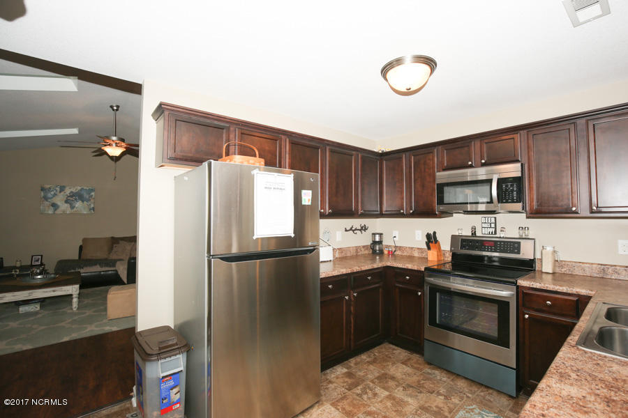 304 Springcreek Court Hubert, NC 28539 - Photo 24 of 34 2O6A3728