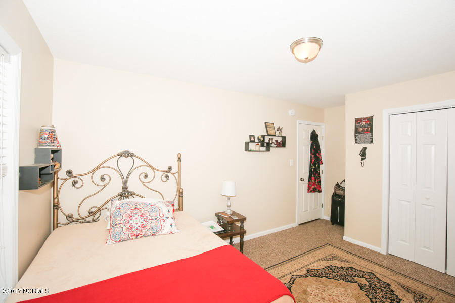 304 Springcreek Court Hubert, NC 28539 - Photo 30 of 34 2O6A3735