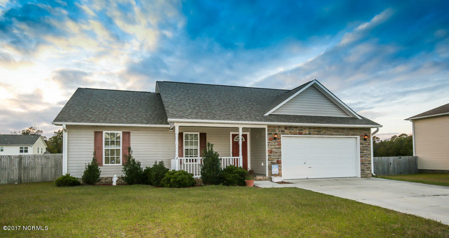 304 Springcreek Court Hubert, NC 28539 - Photo 4 of 34 2O6A3740