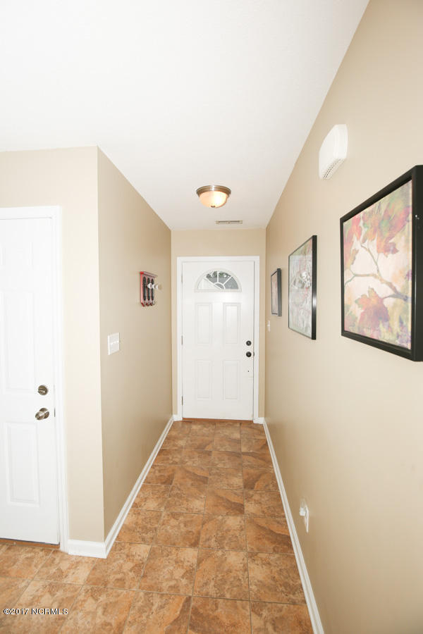 304 Springcreek Court Hubert, NC 28539 - Photo 5 of 34 2O6A3702