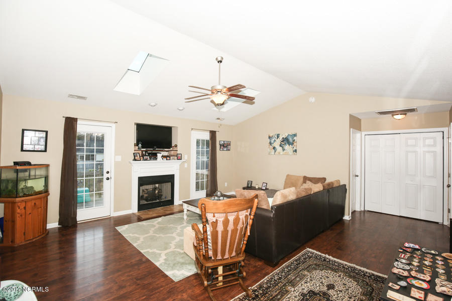 304 Springcreek Court Hubert, NC 28539 - Photo 9 of 34 2O6A3710
